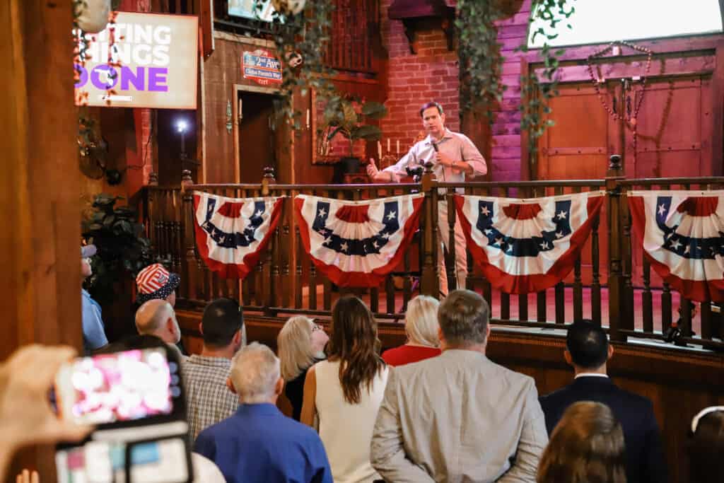 TeamMarcoIA's tweet photo. Marco Rubio Holds Getting Things Done Rallies in Tampa, Sarasota; Meets with Interns https://t.co/4zaOFfGJ1U https://t.co/gJKGS4Q4c4