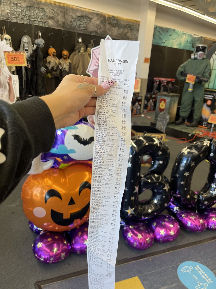 ♀Jasmine Mendez♀🔥 on Twitter "Whoops… I tripped into halloweencity