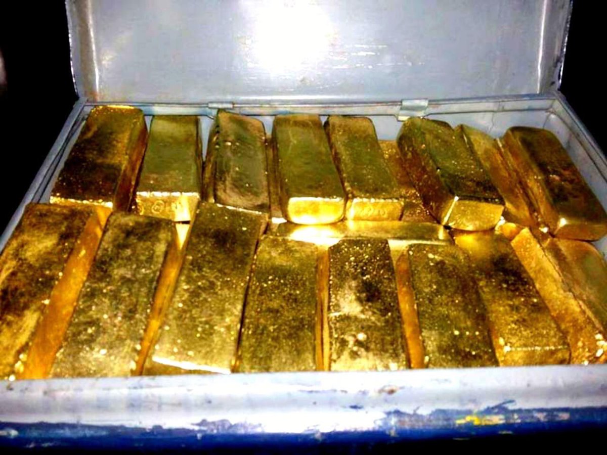 JewellryRaw's tweet photo. Gold rising #RealEstate funds  . 
Dollar getting backed up by #gold natural #resources . #tweet of the #day . #USA #russia #japan #china #uk #NorthKorea #uae #Africa https://t.co/EiGXGrxwWH