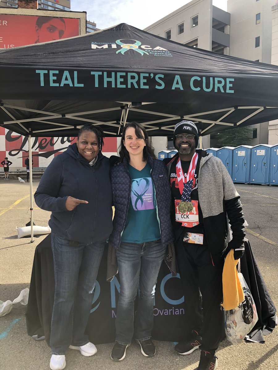 TeamKimlee's tweet photo. While in Detroit, MI participating in the Detroit Free Press Marathon, Team Kimlee had the pleasure of meeting Megan Neubauer of @MIOvarianCancer Check out their site at https://t.co/qCZKJHjX5E and see what they’re up to. 💚
#mioca
#teamkimleeletsdoit https://t.co/xYUHp70pQJ