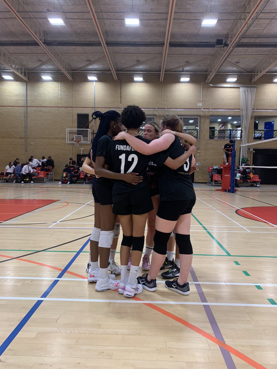 Two wins this evening for <a href="/EssexVb/">UoEVolleyball</a> in <a href="/BUCSsport/">BUCS</a> #Volleyball Prem. The men saw off <a href="/UniofExeter/">University of Exeter</a> in under an hour, the women went to the wire against <a href="/uniofcamvball/">Cambridge Volleyball</a>. Really proud that 7x1st years got loads of game time

@Forster_Anthony <a href="/essextribe/">The TRIBE</a> <a href="/Essex_Sport/">Essex Sport</a> <a href="/EssexBladesSU/">Essex Blades</a> #140