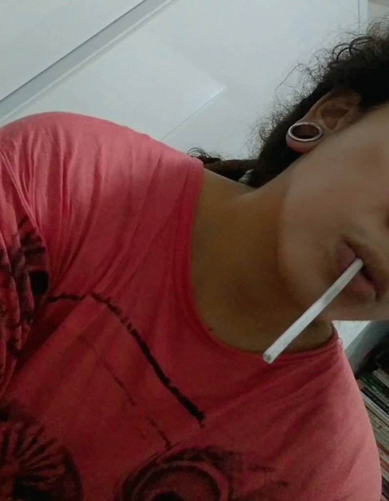 rayavatara's tweet photo. Legalize 😗💨🔥 #CannabisCommunity https://t.co/lSMGPxDi65