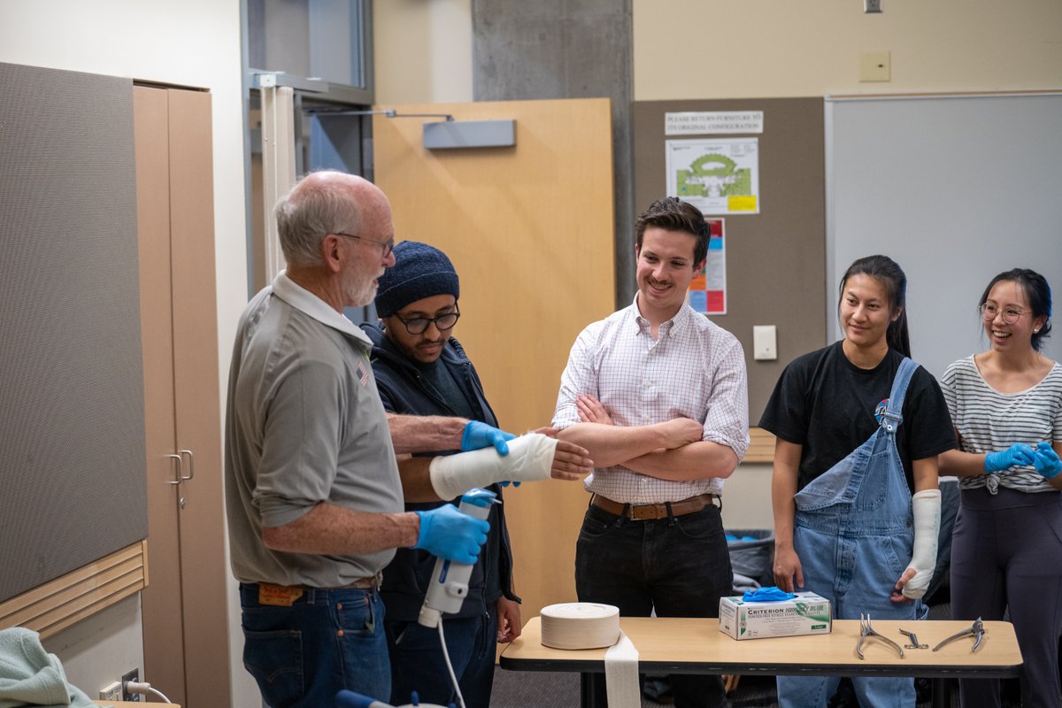 #WSUMedicine's #orthopedicsurgery & #sportsmedicine interest group hosted a Broken Bones Casting event! MD students spent time placing & removing casts on one another w/ the help of faculty members Drs. Redman & Keeve. Kudos to MS2 David Frolov & all those who put this together!