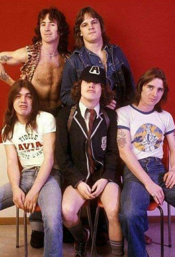 ReturnofR's tweet photo. Black Sabbath OR AC/DC? #BlackSabbath #ACDC https://t.co/0ifFnfyvdM https://t.co/dLstw7aVMr