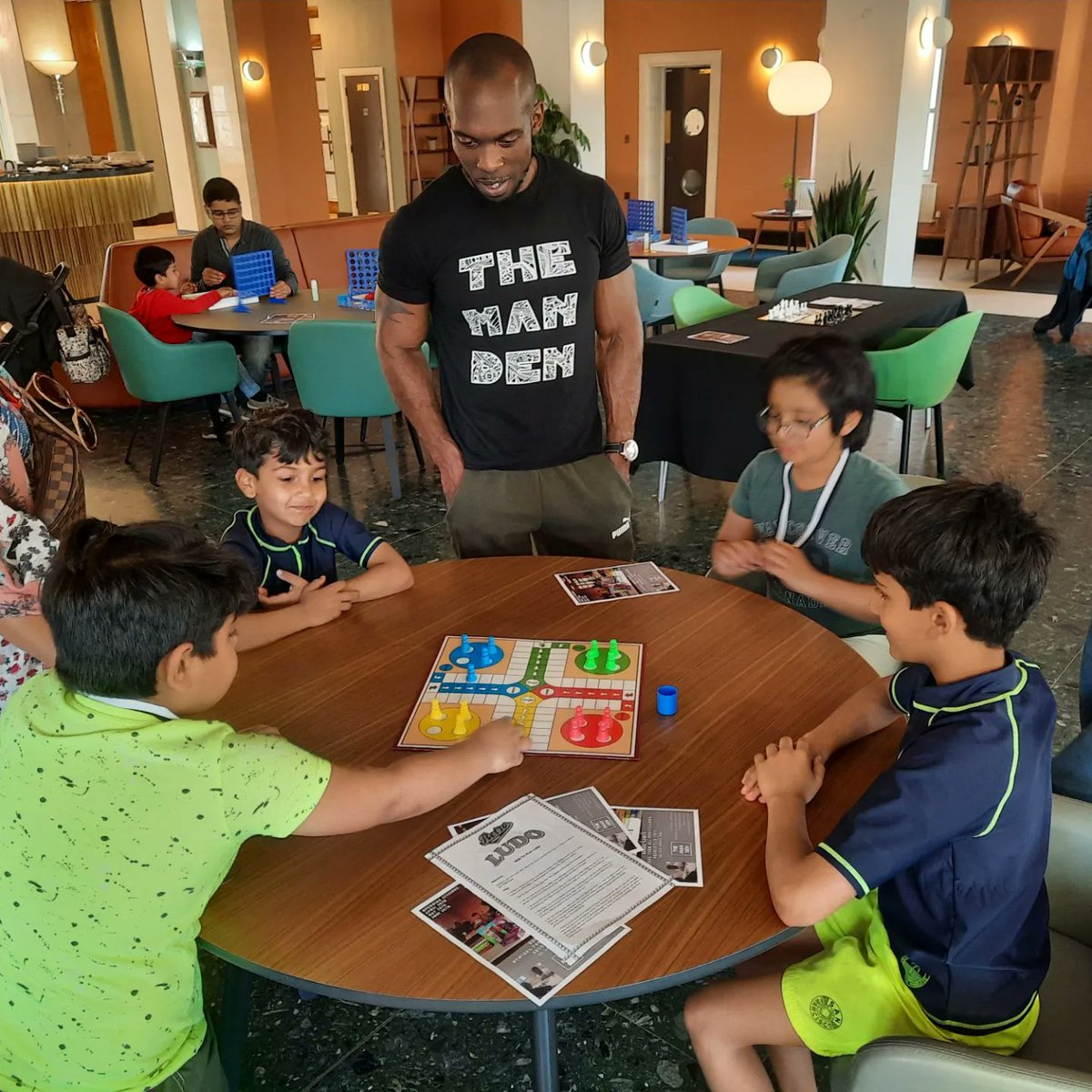 The Man Den tweet media