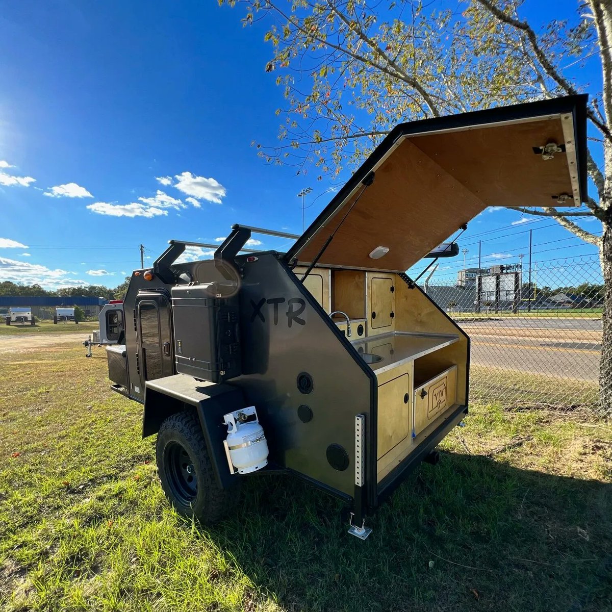 rvlife's tweet photo. 10 Must-See RV Trailers For 2023 🙌
@vtwcampers @goriversiderv @TrvlLiteRV @KeystoneRV @laircamperco @intechtrailers @vorsheershop @marscampers @LanceCamper @kimberleykampersusa
#smallrv #tinytrailers #newrv #rvlife #lightweighttrailer #besttraveltrailer
https://t.co/Nx9Cq3WpW1 https://t.co/gKL3OXMxtl