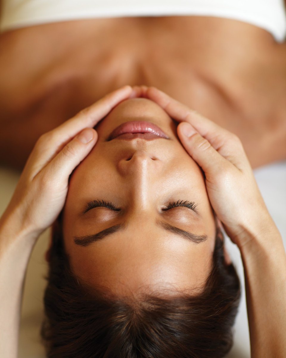 FSDenver's tweet image. November is National Healthy Skin Month. Treat yourself to a serene getaway at #FSDenver Spa and enjoy three relaxing treatments of your choice at 15% off. To book today, please click here: na.spatime.com/fsd80202/72678…

#FSSpa #NationalSkinMonth #Wellness #HealthySkin #SelfCare