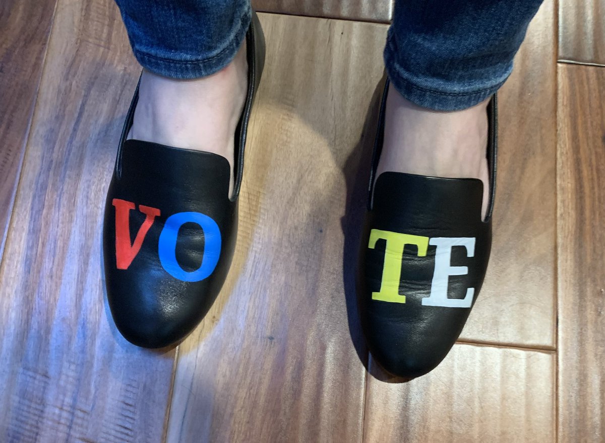 November is here! Time to wear one of my favorite👠 #GoVote for your gov officials, and if you are a member of the #oncology community #vote in @ASCO elections! I 🗳 for @montypal who is a role model mentor & Dr J. Temel whose work has helped so many people with #lungcancer