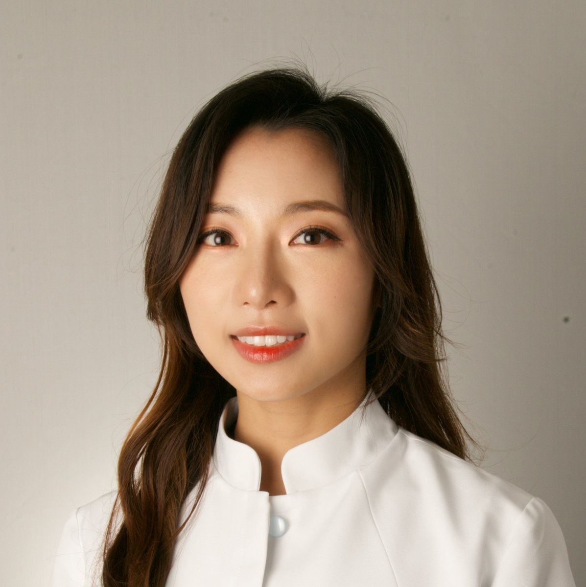 olivadds's tweet photo. Please join me in welcoming our new associate dentist, Dr. Sophia Kim! She grew up in Johns Creek, GA and earned her Doctor of Dental Medicine from the Henry M. Goldman School of Dental Medicine at Boston University https://t.co/XsXNZ6VjFS
#Zentist #BestStaffEver https://t.co/3T8pZxjTNN
