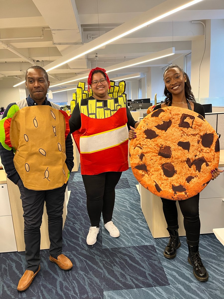 CogencyGlobal's tweet photo. We continue to celebrate Hallo-week with more amazing pictures from our celebration on Monday! We were proudly on display in our traditional Halloween parade to Bryant Park in NYC!
#integrityfairnessfun #cogencyglobal #workplace https://t.co/wS7dVzNZyq