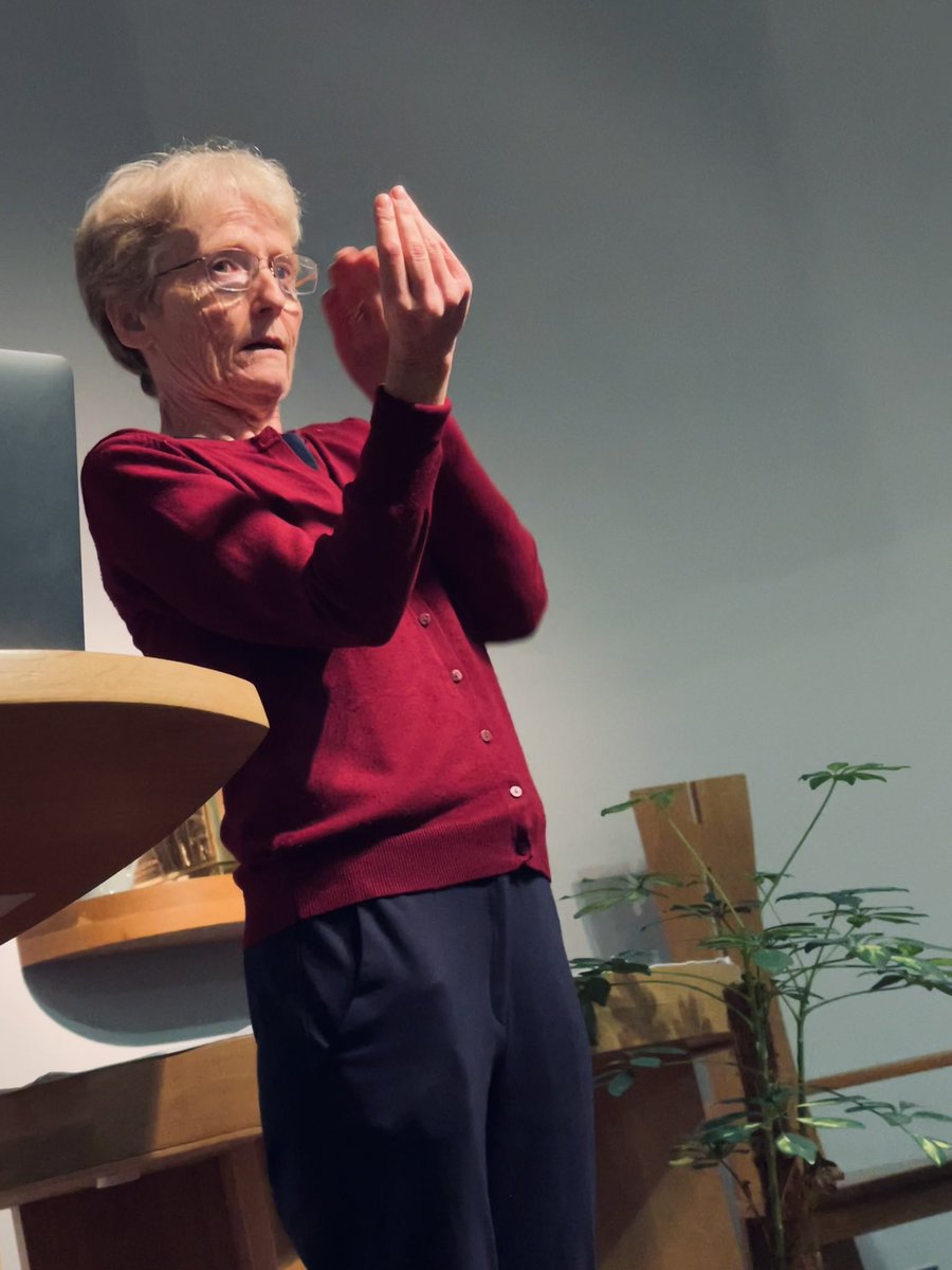 SLIS_Ireland's tweet image. We just completed a very productive three-hour in-person CPD on #Funeral Interpreting for registered #ISLInterpreters provided by Frankie Berry, a Chaplain and a registered Deaf ISL Interpreter! 

Well done to all involved! 

#SLISCPD #IrishSignLanguage #DeafISLInterpreters