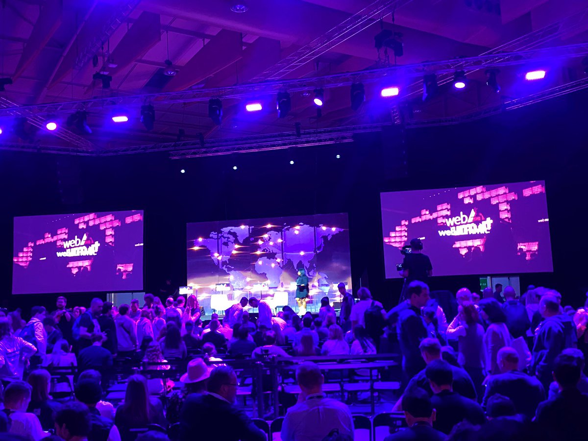 SRBinPortugal's tweet photo. Onze start-ups da Sérvia 🇷🇸 marcam presença na @Websummit deste ano. No primeiro dia da Web Summit visitámos algumas delas #Teamsy #Pro_Se. Desejamos-lhes muito sucesso no seu trabalho 🤝 https://t.co/bpqE4OXHE2