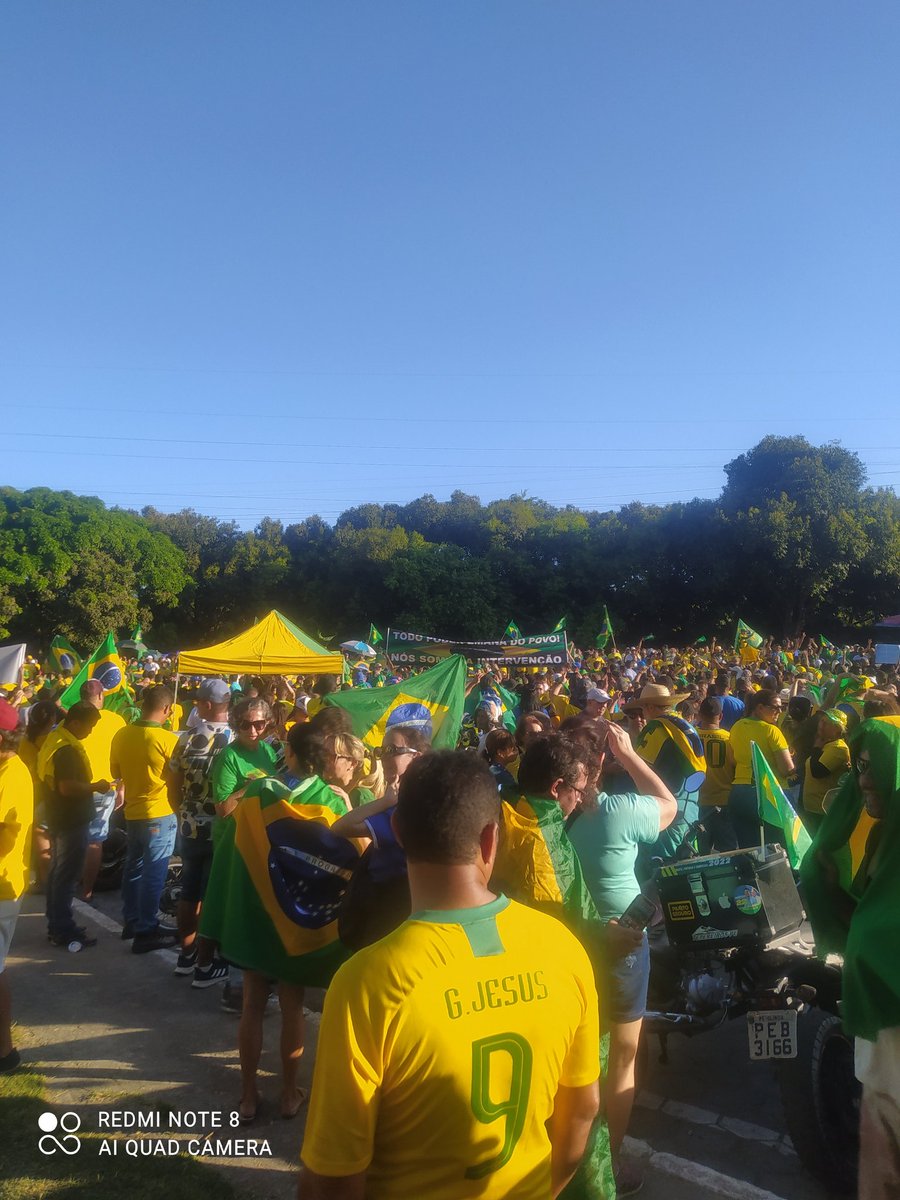 gamerose_3's tweet photo. Recife hoje! eu fuiii🇧🇷 #intervencaomilitarja #intervencaoFederal estar lindo o povo n vai sair 🫡 seu recado estar sendo atendido presidente 🇧🇷 💚 #BolsonaroReeleito #ForaLula #JairBolsonaro #PATRIOTASSALVEMOBRASIL #PatriaAmadaBrasil https://t.co/FgKGkGnYeL