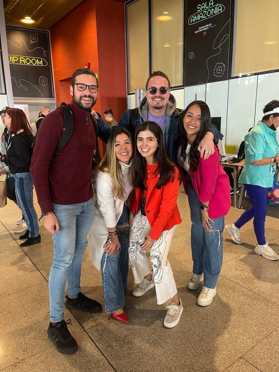 Qué bonito ha sido este 2022 para la industria cripto en América Latina ♥️🌎

<a href="/EFDevcon/">Devcon 8 | Mumbai, India 🇮🇳</a> 🇨🇴
<a href="/BlockSummitLA/">Blockchain Summit Latam</a> 🇵🇦
<a href="/ethlatam/">ETH Latam</a> 🇦🇷🇨🇴
@EthMedellin 🇨🇴
<a href="/EthPanama/">EthPanama</a> 🇵🇦
<a href="/CCSBlockchainWk/">Anibal Garrido</a> 🇻🇪

Algunos asistí y a otros me quedé con las ganas de ir, es lindo ver esto sucediendo aquí! 😍