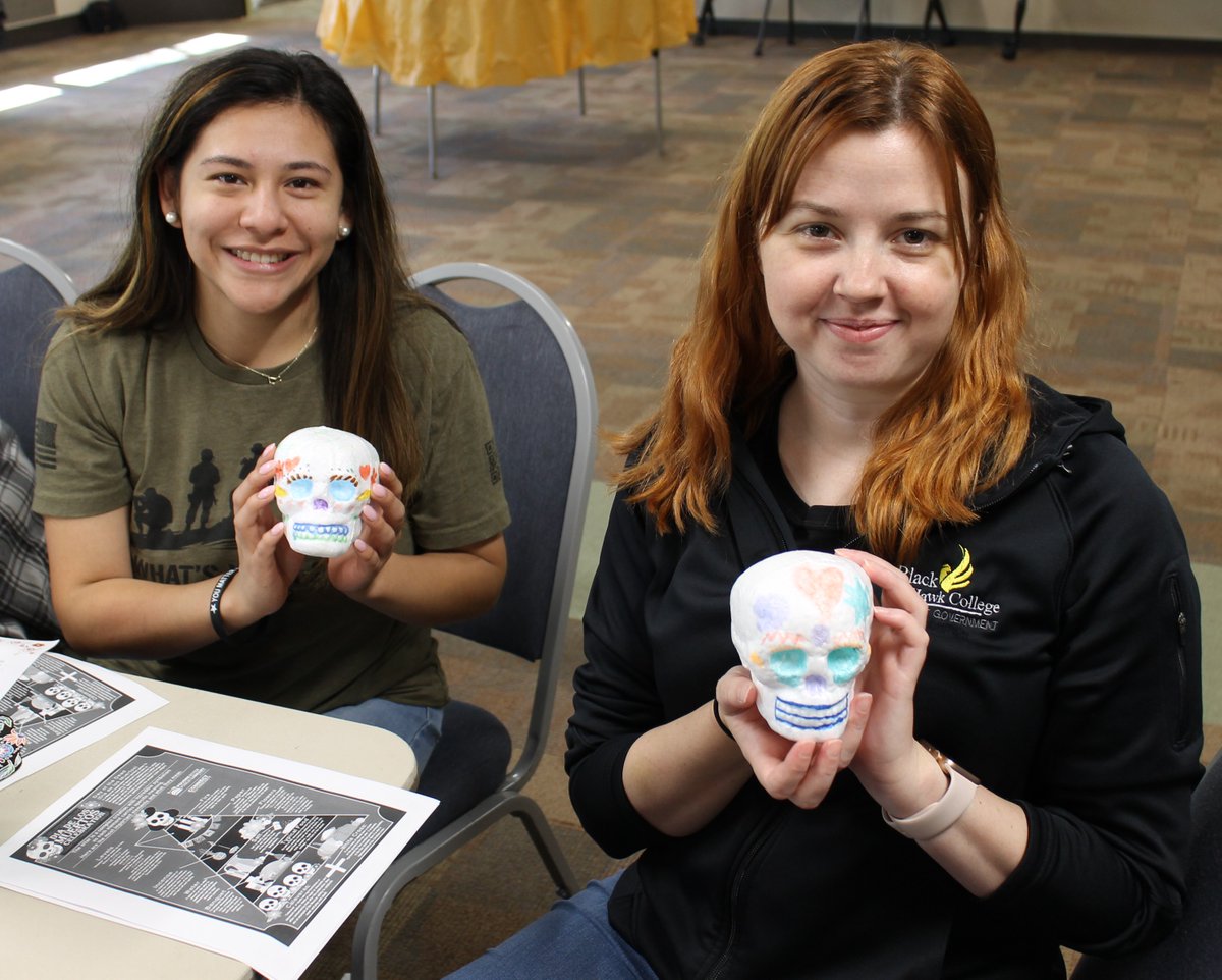Students enjoyed learning about Día de los Muertos and skull painting with the help of a great presentation by <a href="/FiggeArtMuseum/">Figge Art Museum</a> #DayoftheDead