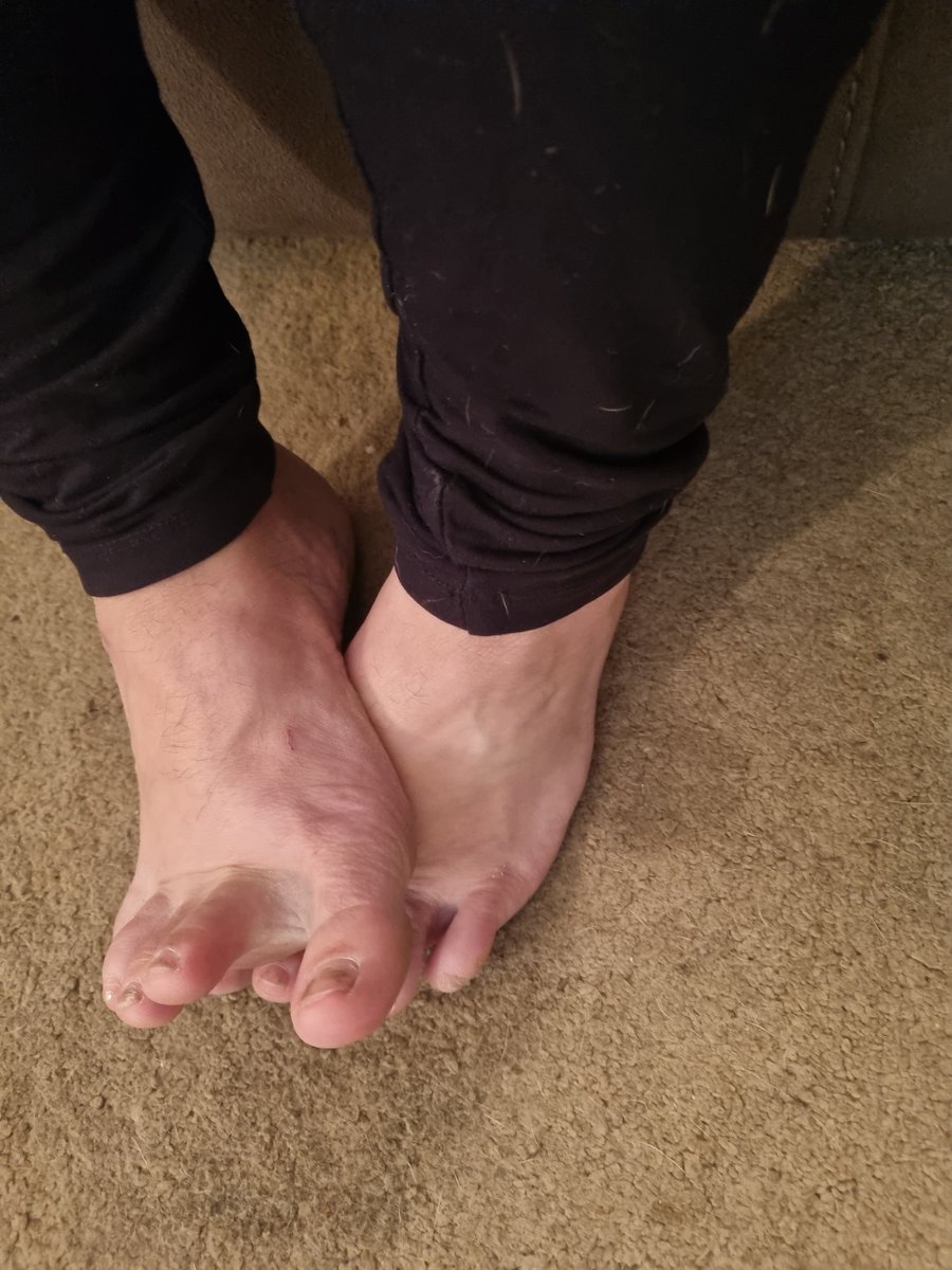 SaraCapilla01's tweet photo. End of day feet 

#FeetPics
#PicsOfFeet
#FeetLovers
#FootFetish
#FeetPictures
#FeetQueens
#FeetFindom
#FeetDom
#FeetFetishCommunity
#BuyMyFeetPics
#FeetLovers
#FeetFetishLovers
#FeetModels https://t.co/3yFo8ow0ko