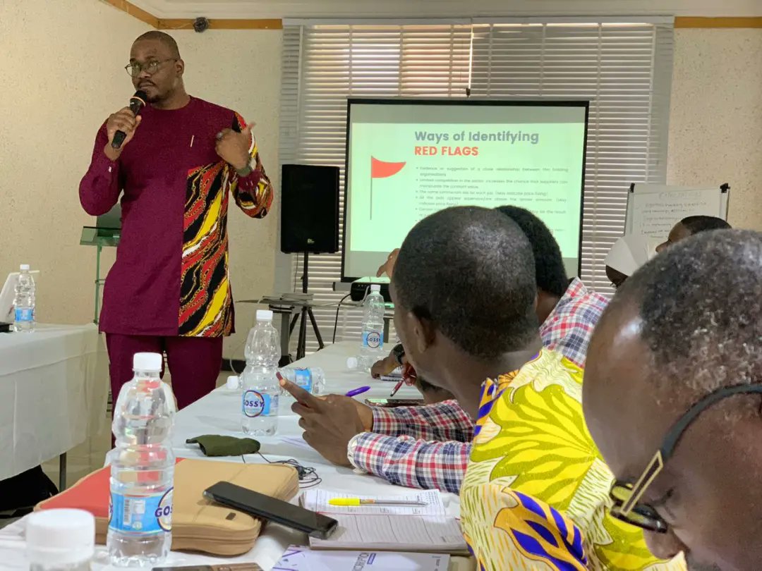 OchaiThankgod's tweet photo. Participating in a four-day anti-corruption hackathon workshop in Ekiti State, Nigeria, organized by @accountlabng in partnership with @UNDP in Nigeria and @opencontracting (OCP).
@shiiwua
#hackathon2022 #bootcamp #intergrityIcon #procurementdata #hackcorruption https://t.co/miwIvUIozA