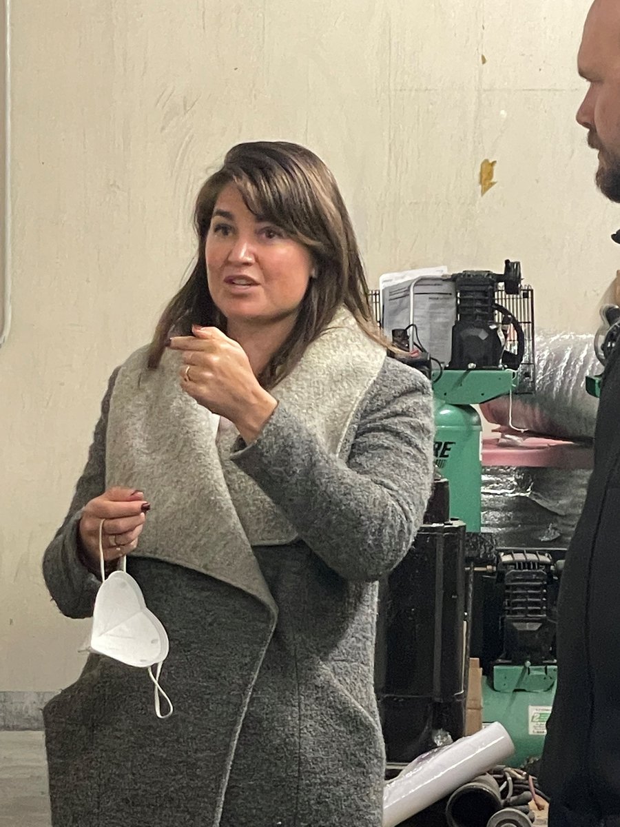 .<a href="/MEWlulu/">Megan White</a> leading the conversation on water strategy to make the project #WaterPositive. #Greenbuild <a href="/USGBC/">USGBC</a> @DeepGreenEng