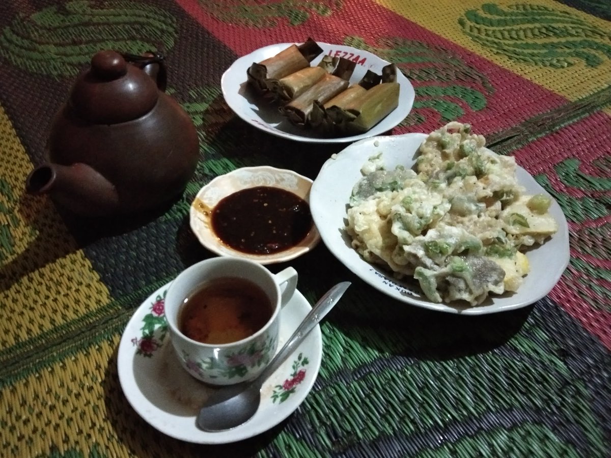 yoniejoyo's tweet photo. @Raf_Priyasahaja @SokaJati @BudiMario007 @aariejazz @AShoomad @Manse_Mangat @BundaYati19 Sugeng injeg pagi semuanya 🙏☕   'mba @Maria_Dzadina @newIding30 @SokaJati @DennyDSP77 @BocahKulon7 @OmbakBanyu2 @heni_nuraeni123 "mas @BudiMario007 @Manse_Mangat @aariejazz @Papi_C1AB @Allwahid805 @albert_morafia https://t.co/q8NPjx4nGn