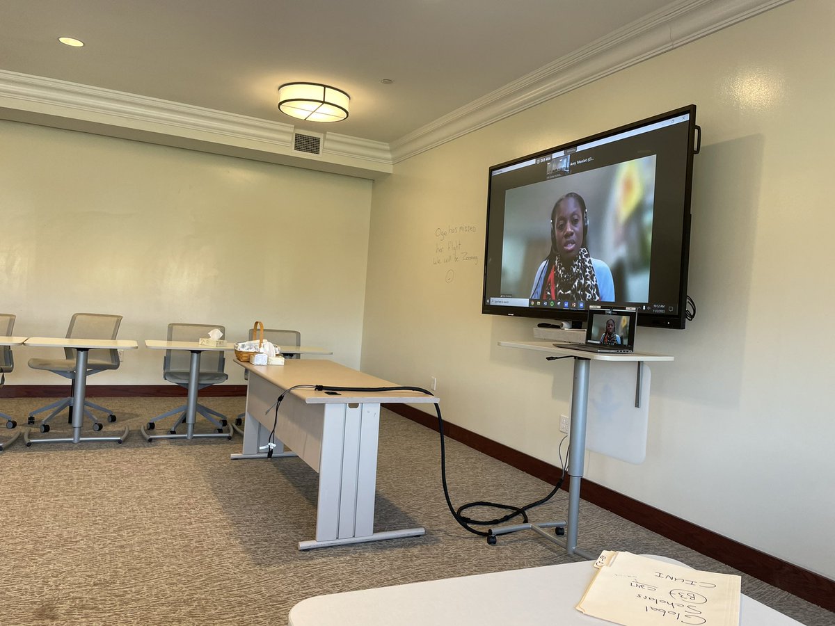 HathawayFGC's tweet photo. Thank you @OgeOnubogu for Zooming with @HathawayBrown Global Scholars today. A great discuss about Nigerian politics and community-based conflict resolution.
#USIP #CCWA https://t.co/RqnaVlX5eP