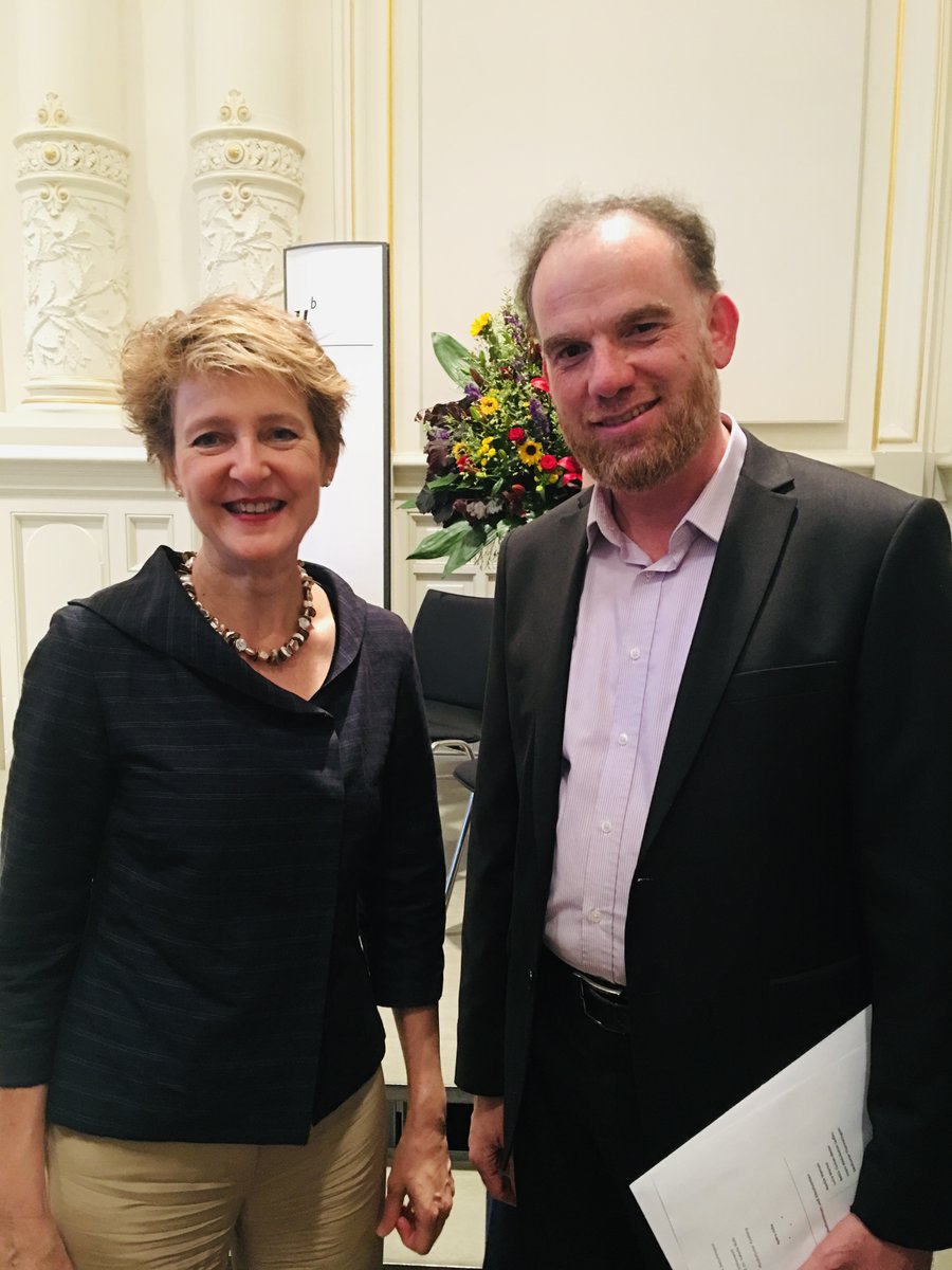 KaserAlasaad's tweet photo. liebe Frau  Simonetta Sommaruga
@s_sommaruga 
Ich respektiere Sie sehr und schätze Ihre Ideen und Ihre erstklassige Arbeit.
Meinem grossen Respekt und Wertschätzung für Sie möchte ich hiermit zum Ausdruck bringen.

Ich wünsche Ihnen und Ihrer Familie alles Gute. https://t.co/A2QL48acSI