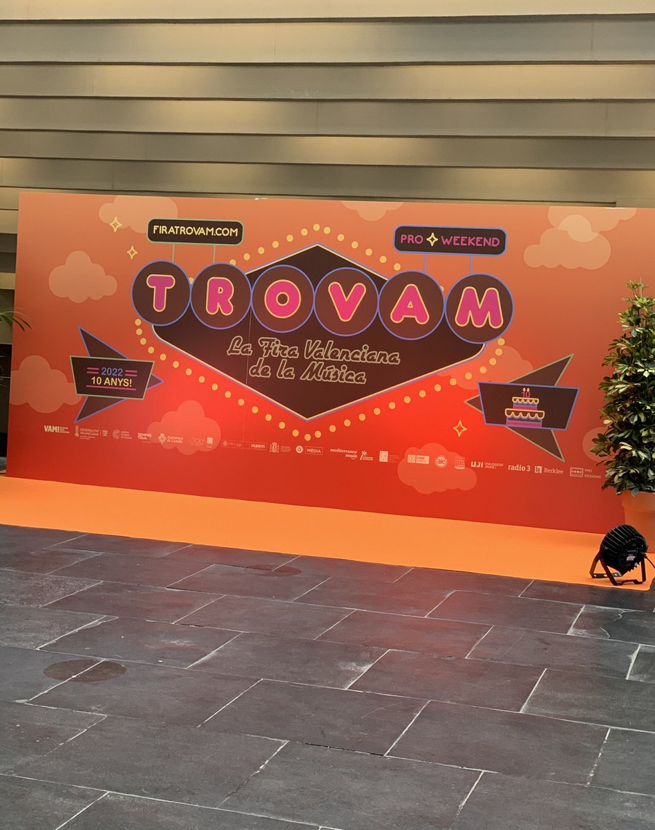 KMinout's tweet photo. Hoy en el Auditorio de Castellón, el grupo musical Dover dará una charla sobre el 25 aniversario de “Devil Come To Me”.
Estarán su fundadora, Amparo Llanos, el fundador de Subterfuge, Carlos Galán y el periodista, Carlos Pérez de Ziriza.

👉🏼¡Abro hilo!
#periodismeculturaluji https://t.co/3jX1OnGAGD