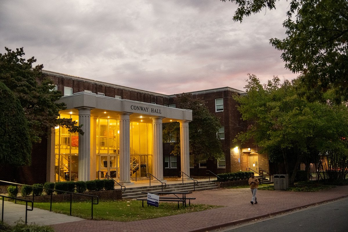 The sky was putting on a show on campus last night. 👀