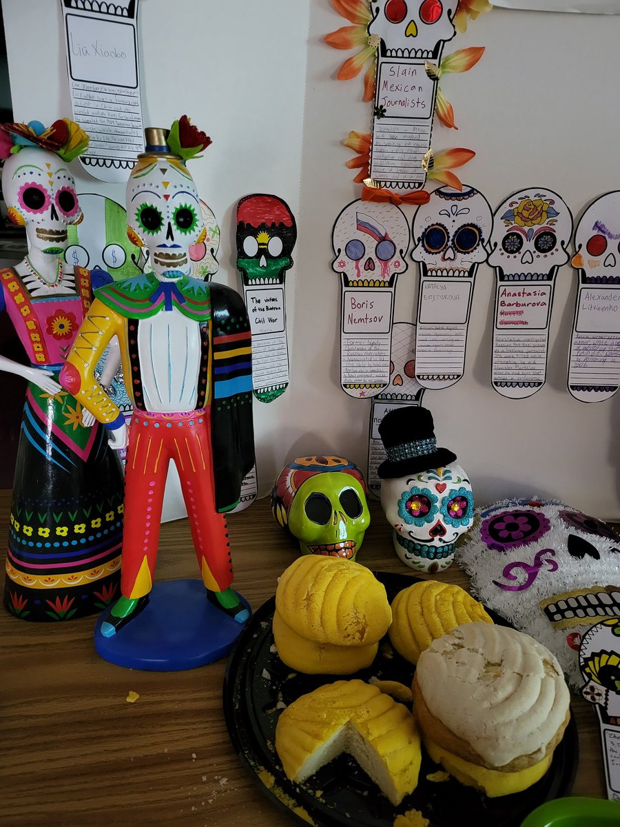 EMHSgoppel's tweet image. In honor of 🇲🇽 Dia De los Muertos 🇲🇽 we made calaveras of unit 3 martyrs and heroes and calaveras literatias (memes or satirical writings about the perpetrators of the violence) from the C6 for AP Comparative Government.

Add marigolds and 🍞 pan de muerte 💀 #APCompGov #APCoGo