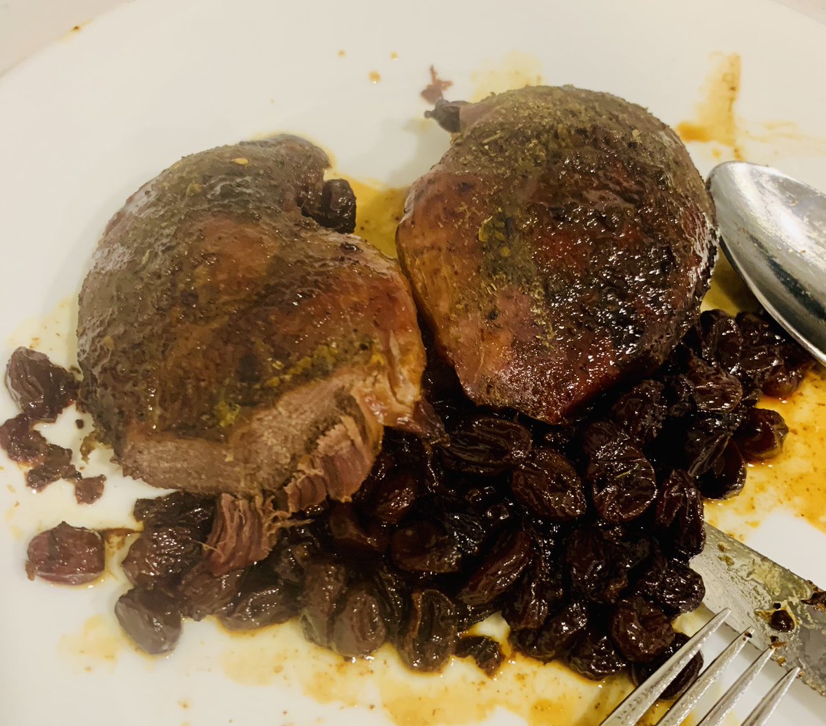 TheFoodie8's tweet photo. #RoastedMallardDuckBreast #BakedRaisins #BalsamicReduction #DemiBourbonGlaze #EatPGH #TrueCooks #FullOfFlavor ๐ฆ๐ฆ๐ https://t.co/joRK8OpvjC