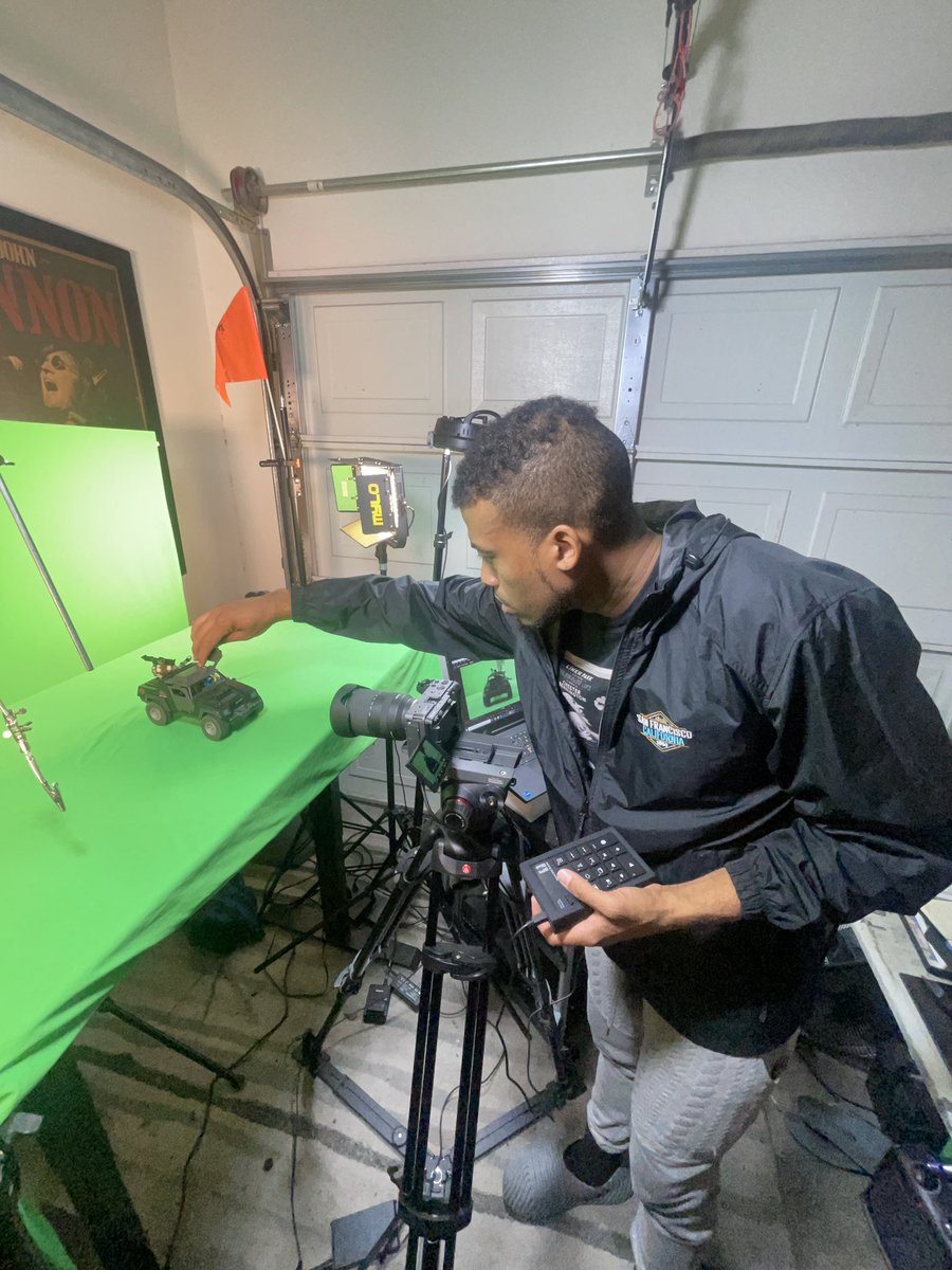 _mhp_films's tweet image. Working on a new animation for a local toy store stay tuned  #cryptoanimation #NFTCommuinity #animatedNFT #stopmotion