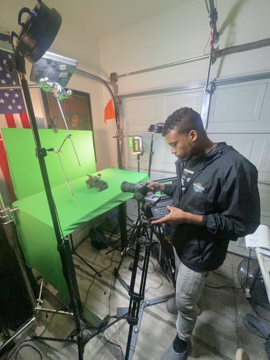 _mhp_films's tweet image. Working on a new animation for a local toy store stay tuned  #cryptoanimation #NFTCommuinity #animatedNFT #stopmotion