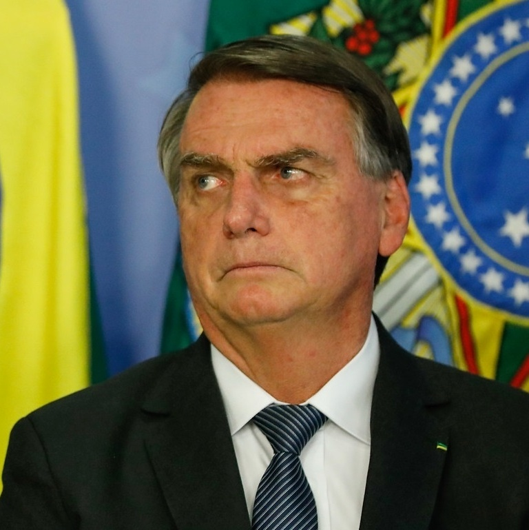 poptime's tweet photo. 🚨 URGENTE: Investigações sobre o diretor geral da PRF, Silvinei Vasques, estão sob sigilo de 100 ANOS.

Só teremos acesso aos dados da investigação aberta por desobedecer leis do TSE no ano de 2121! https://t.co/nrgM2pVk70