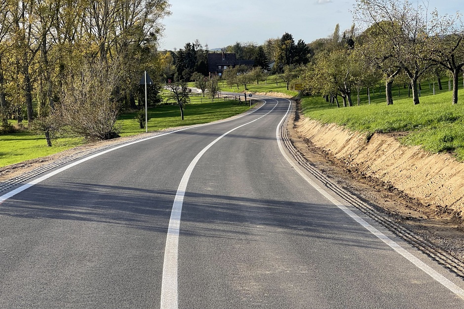 wiaktuell's tweet photo. #L3039 bei #Breckenheim ist fertig
Mit über sechs Wochen Verspätung wird die Landstraße 3039 bei #Wiesbaden #Breckenheim am Donnerstag für den #Verkehr freigegeben.
Mehr zu der Freigabe gibt es bei https://t.co/ySAqQIWT7d https://t.co/QdlfKX1xQo