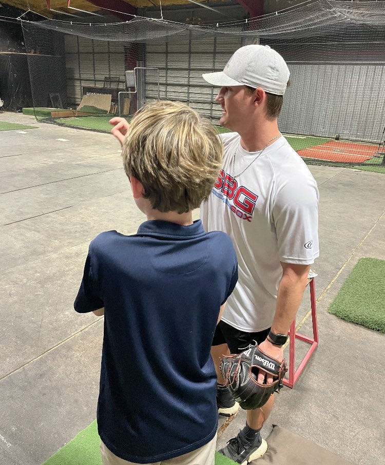 P360Jackson's tweet photo. Pitching Coach and former @HailStateBB RHP Brandon Smith has been a blessing for @P360Jackson 

A wealth of high level knowledge ⚾️

@_bsmith1_ https://t.co/cEihAPvZNo