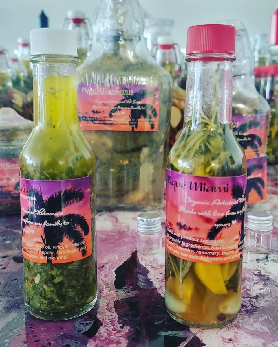 Izzy2180's tweet photo. @elonmusk you should try this Hot Sauce man it's delicious Organic and HOT! https://t.co/rKtzGiND2b https://t.co/u27Yi43qk0