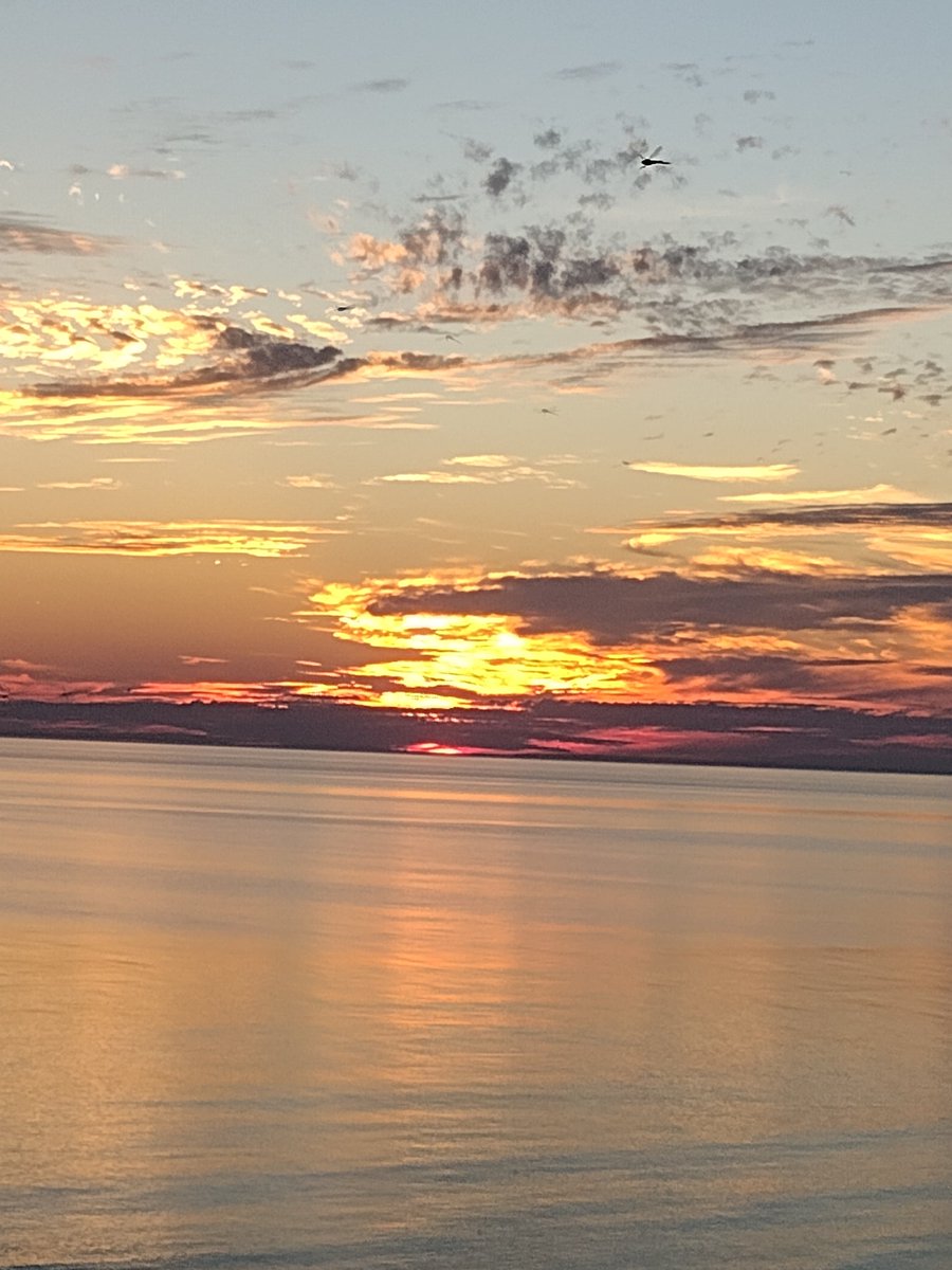 Pics from last nights sunset in Panama City Beach Florida.  #Vacation2022 #Gorgeous