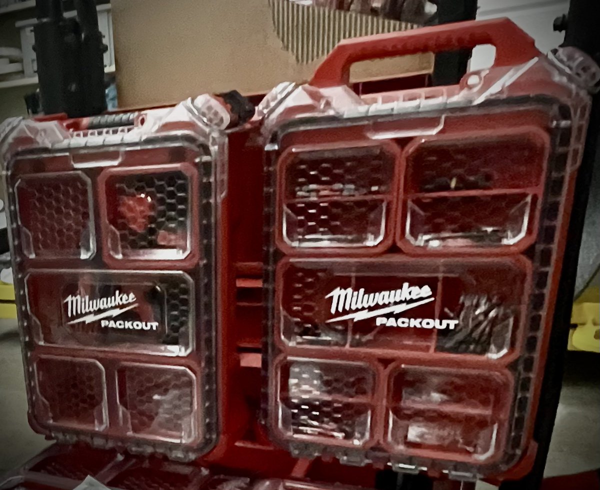 uwsolarracing's tweet photo. @MilwaukeeTool Thank you for coming this weekend to personally connect and support us. Also, thank you for Sponsoring and providing us with tools that will help us build our Solar Car. https://t.co/4wvmdOFjA8