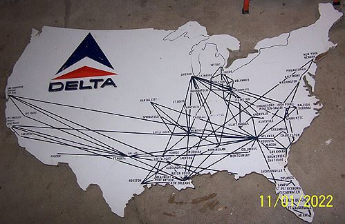 airmarietta's tweet photo. #avgeek @Delta lover estate sale starting tomorrow in Ohio! I have some of these oversized CVG luggage tags and I want MORE! That route map is amazing too! #cinsational
https://t.co/70zJMh8e9d https://t.co/LpRVE24Xpi