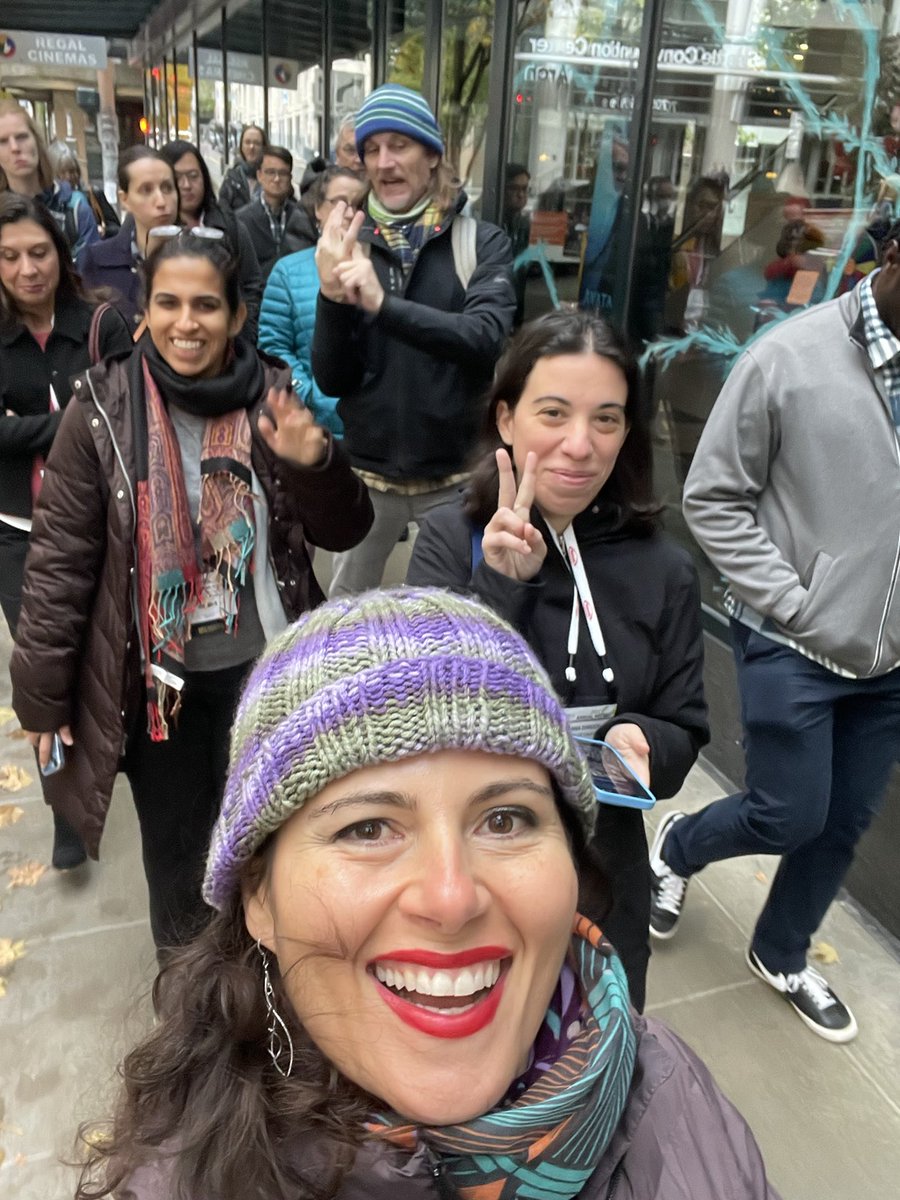 Learning so much about Seattle’s history, indigenous peoples, and businesses on our @ASTMH green team for an hour walk around sustainable Seattle with an urban planner. #GoingGreenASTMH @ACAV_ASTMH  #IamTropMed #TropMed22