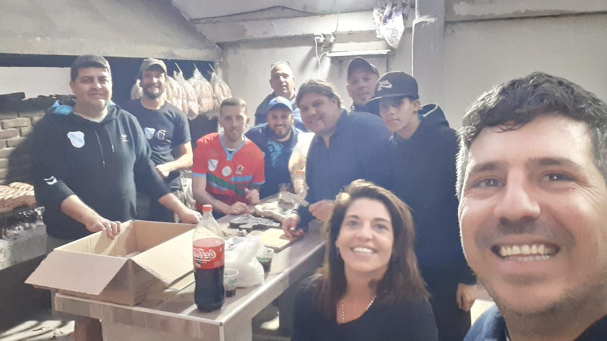 EGasoleros's tweet photo. 🔝Todos juntos es posible!! Ayer colaborando en el festejo de los #110 años de @TemperleyOK https://t.co/Gak8yO1QaO