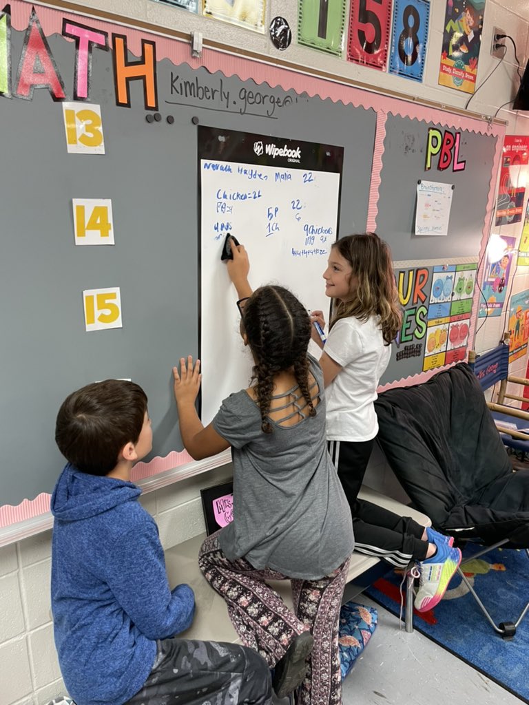 AMSTI_UM's tweet image. Building Thinking Classroom kick off today @TCBOE_LES. @KBensonLES and @KimFleckGeorge do a #thinkaloud on their next move.  @SweeneyDiane @pgliljedahl @AlabamaAchieves #amsti4all