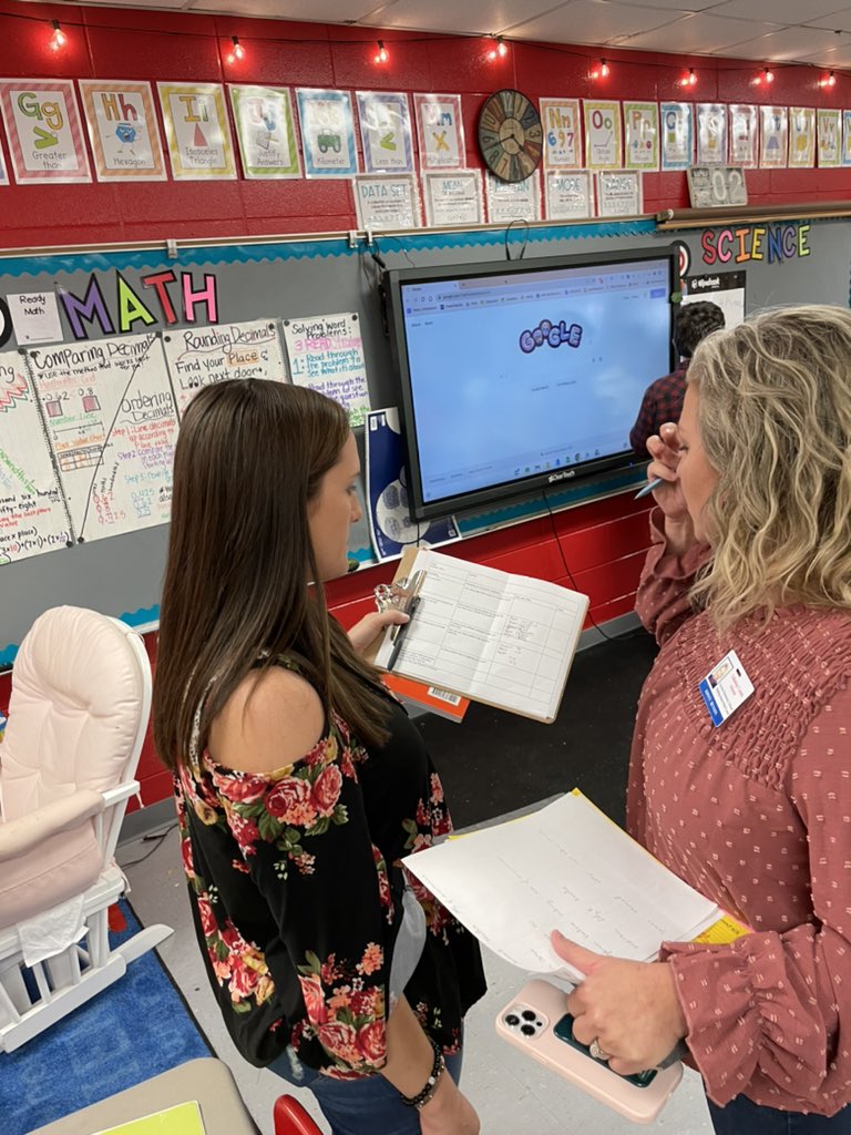 AMSTI_UM's tweet image. Building Thinking Classroom kick off today @TCBOE_LES. @KBensonLES and @KimFleckGeorge do a #thinkaloud on their next move.  @SweeneyDiane @pgliljedahl @AlabamaAchieves #amsti4all