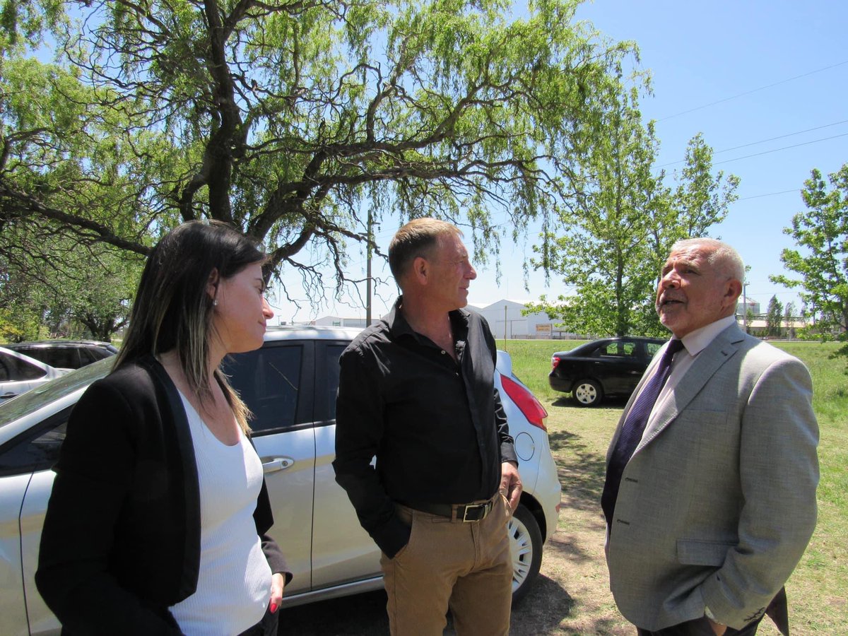 HCompagnucci_ok's tweet photo. Nos visitaron la Dip. Nacional @vanemassetani y el Tit.del @Enohsa Roberto Meli, J.C. Saucedo Jefe Dpto Aduana, Francisco Lopez Jefe de Div. de Aduana San Lorenzo y Lisandro Creus Jefe de Sección Aduana Las Parejas, para seguir avanzando en proyectos relacionados con la AFIP DGA https://t.co/jL8thuy1JQ