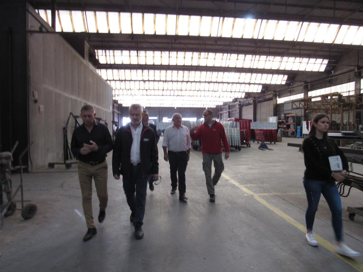 HCompagnucci_ok's tweet photo. Posteriormente recorrimos la Ombu y observamos el proceso que se realiza de aduana en planta propia.

#LasParejas https://t.co/dP1NS6Cdln