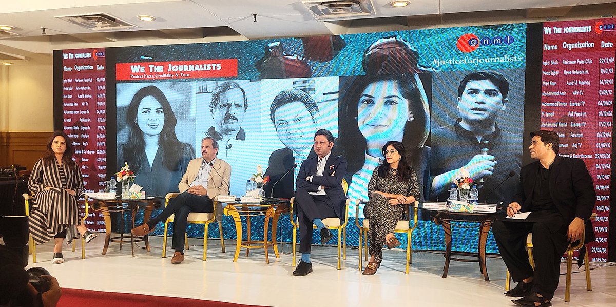 tahadilam's tweet photo. Interesting panel discussion of Seniors from different organizations for "International Day to End Impunity for Crimes Against Journalists" today at Karachi.
#impunityday @najiaashar @MazharAbbasGEO @FaysalAzizKhan @MasoodRazaSyed @AmberRShamsi @GnmIonline https://t.co/X7abmEnyrp