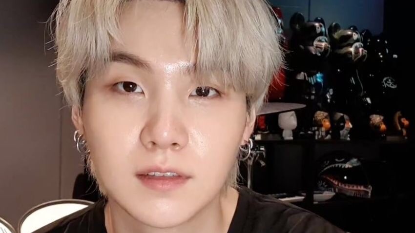vminiecats's tweet photo. — Adora, quién trabajó como productora en BigHit durante una entrevista mencionó que #SUGA la contacto y además la felicitó por su interpretación de Spring Day. 

• ¿Para qué trabajo estuviste en contacto con Suga recientemente?

Adora: “Me preguntó si podía ayudar con un coro + https://t.co/4C4o0v0E84