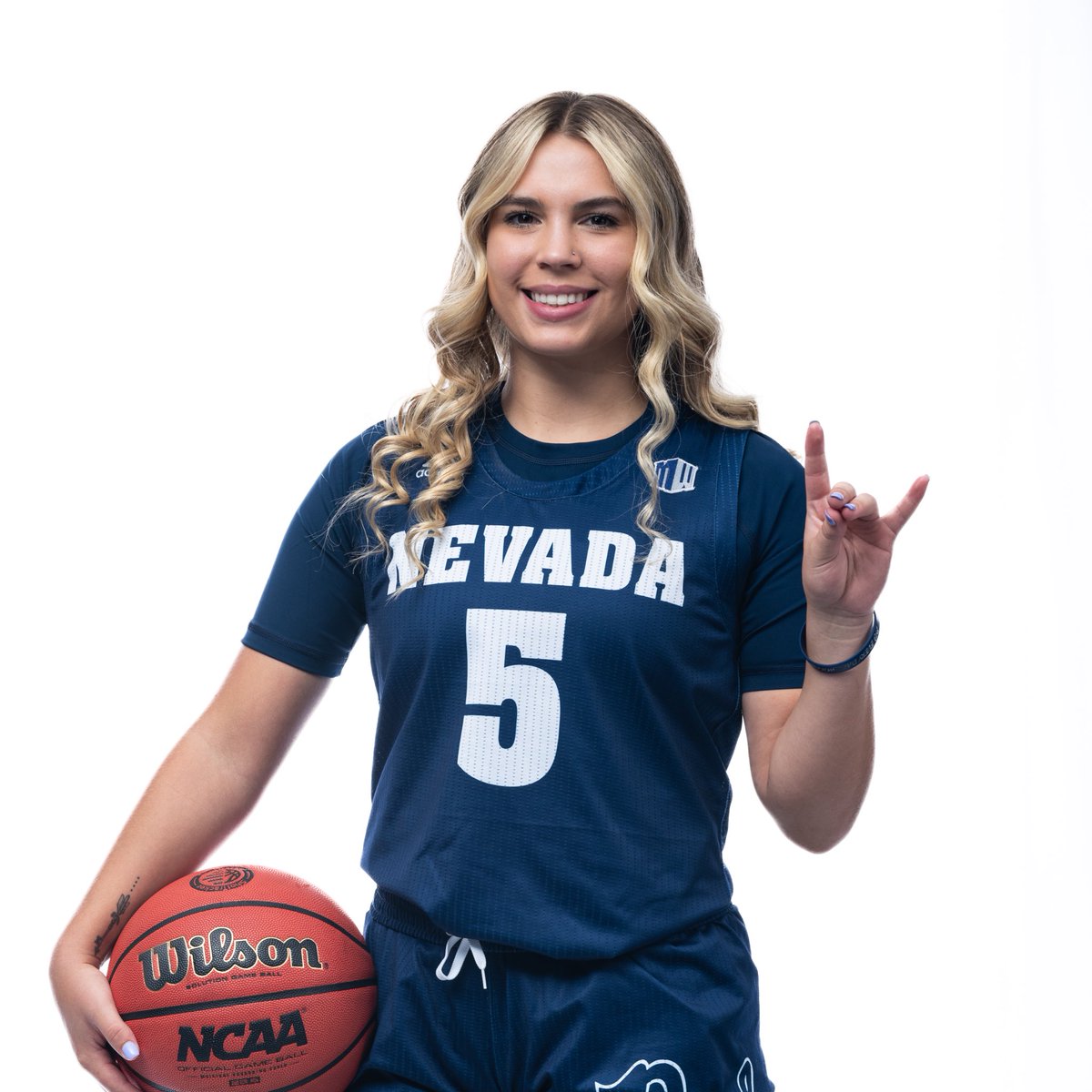 🖐 days until our 𝐬𝐞𝐚𝐬𝐨𝐧 𝐨𝐩𝐞𝐧𝐞𝐫 😁🙌

#BattleBorn