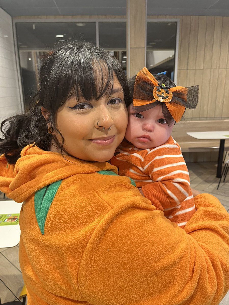 ebbyg7's tweet photo. October dump 🥹🧛🏻‍♂️🖤🎃 https://t.co/GwUG3y2ehn