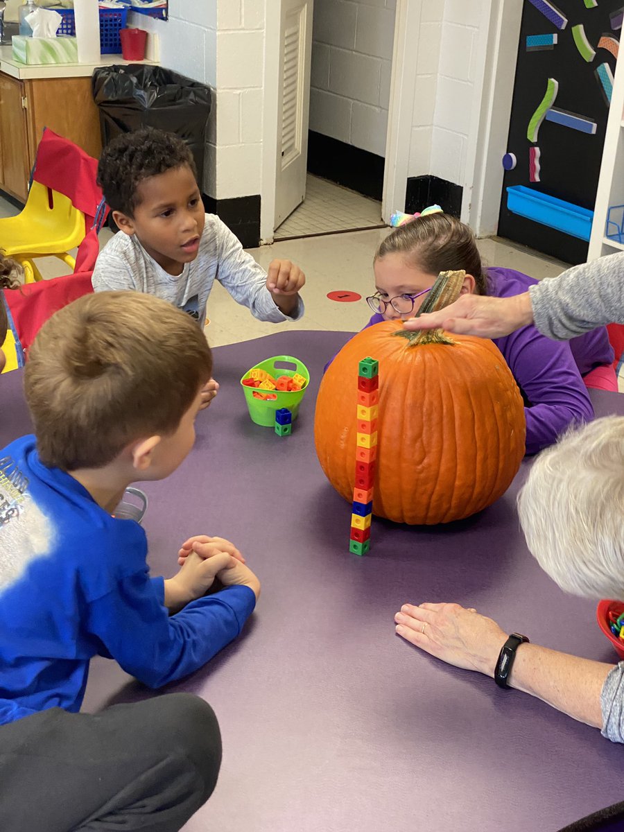 PRileyKinders's tweet photo. Learning nonstandard measurement in Kindergarten today.  Which tools would work best?  Lots of good thinking! @PotterGrayPride @BGISD https://t.co/5hIiRGfoR5