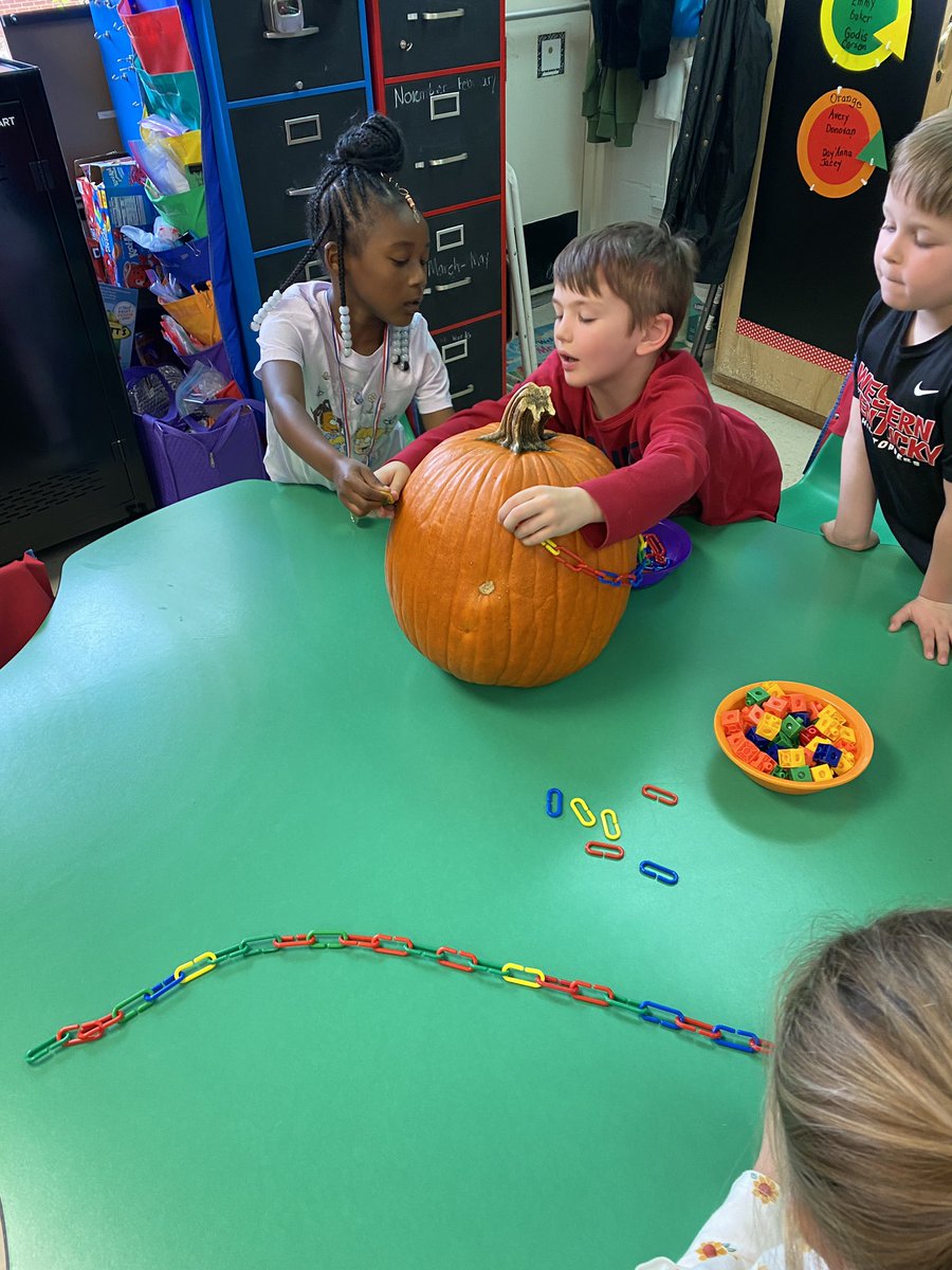 PRileyKinders's tweet photo. Learning nonstandard measurement in Kindergarten today.  Which tools would work best?  Lots of good thinking! @PotterGrayPride @BGISD https://t.co/5hIiRGfoR5
